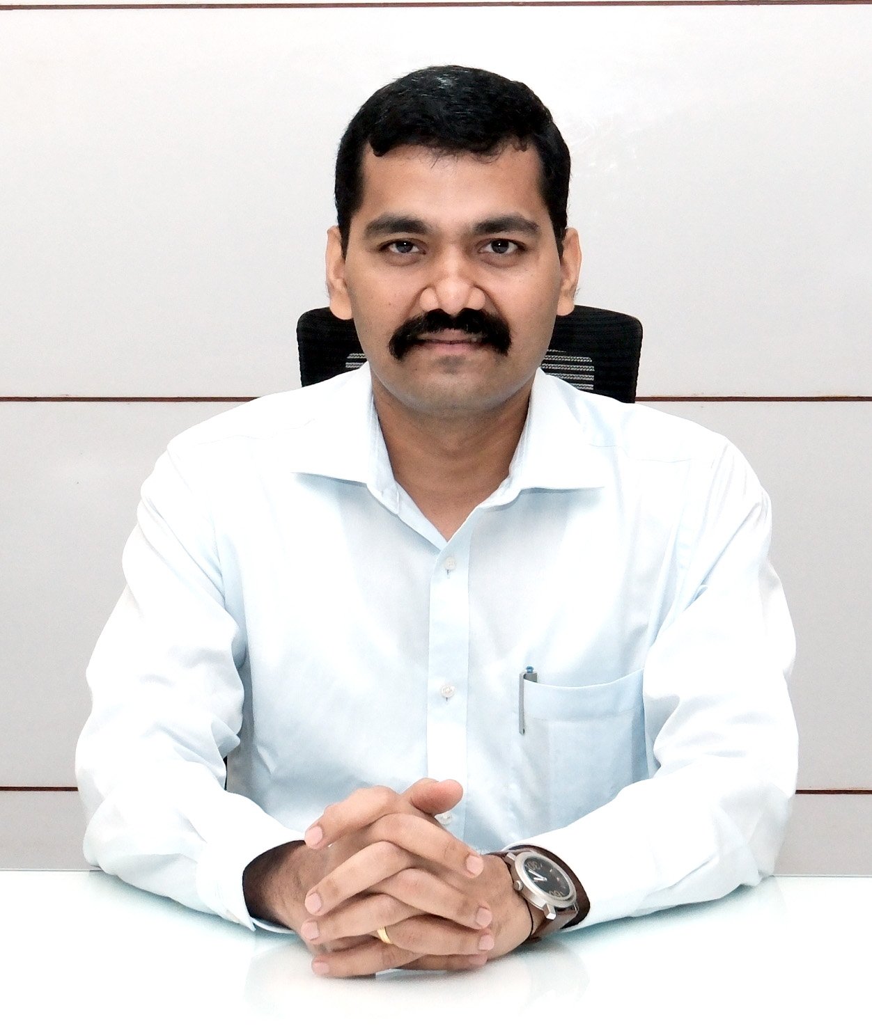 श्री योगेश कुंभेजकर